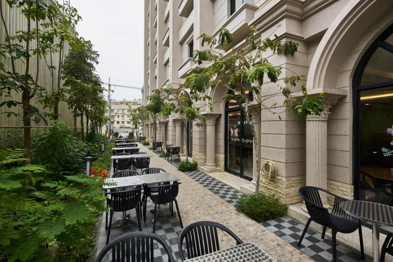 Menippe Hotel Kaohsiung Luaran gambar